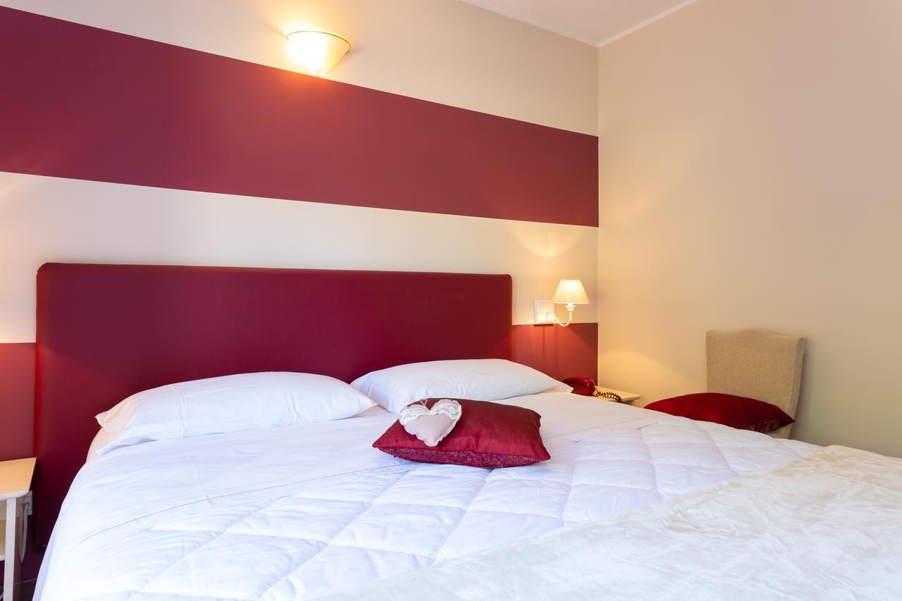 West Garda Hotel Padenghe sul Garda Exterior photo