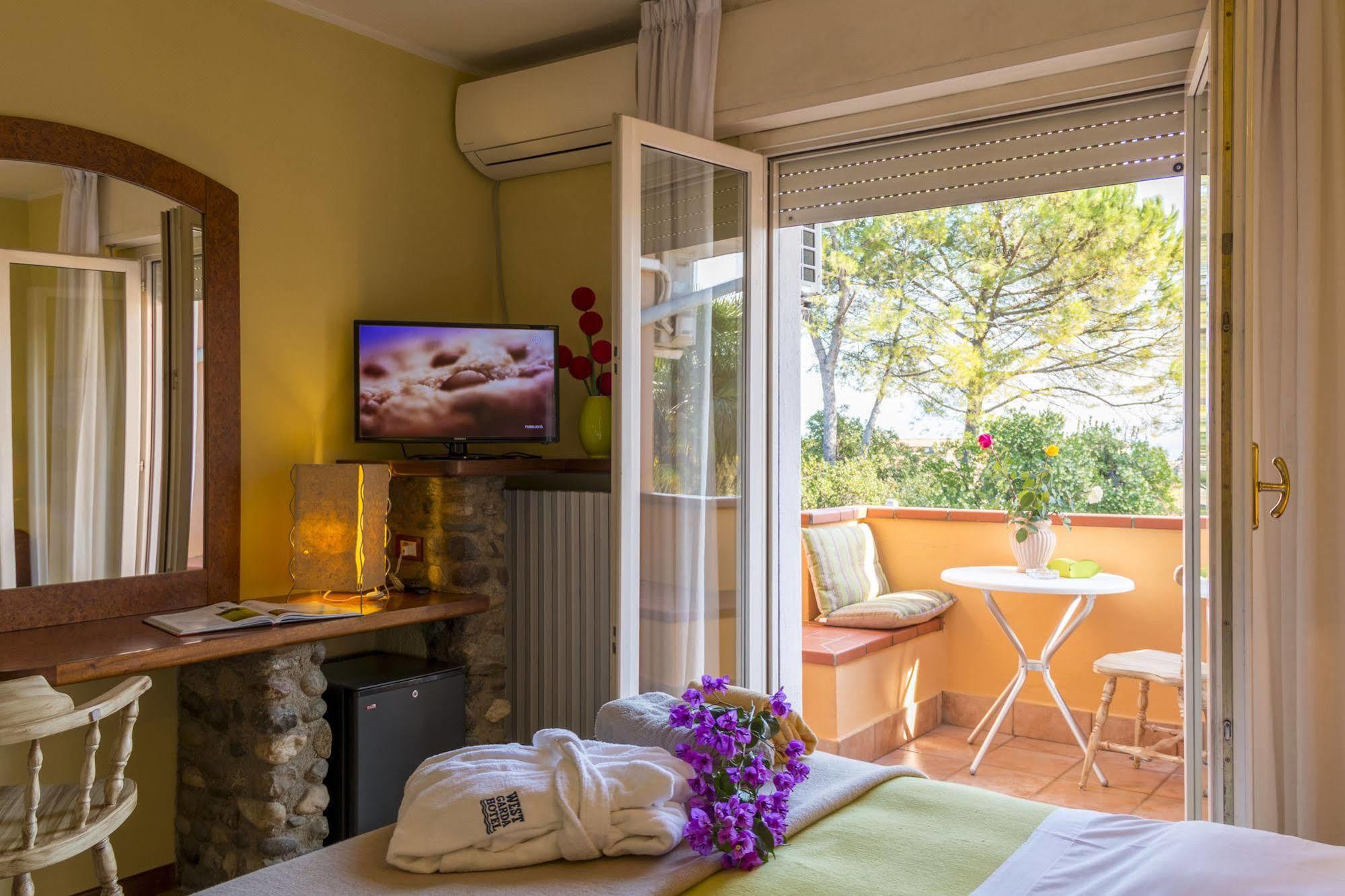 West Garda Hotel Padenghe sul Garda Exterior photo